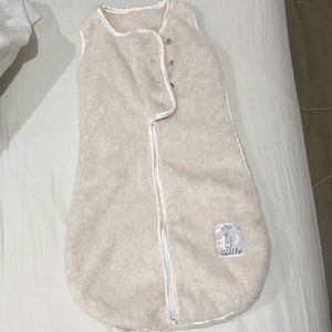 Baby sleeveless sleepsack or outerwear
